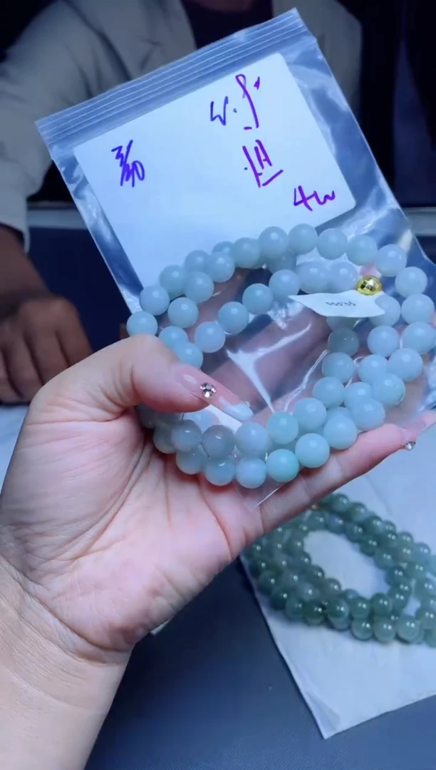 定制翡翠未镶嵌珠串