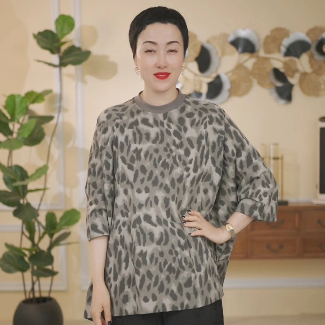 女士时尚中长款宽松型短袖圆领夏季印花T恤（Y8809）