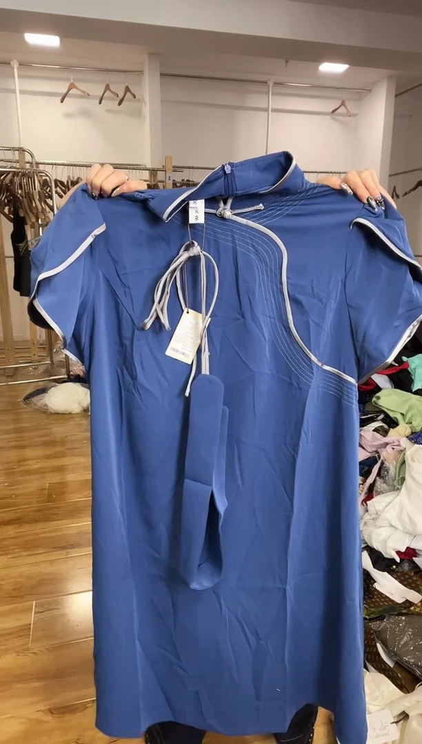 连衣裙       XL码      115-125斤