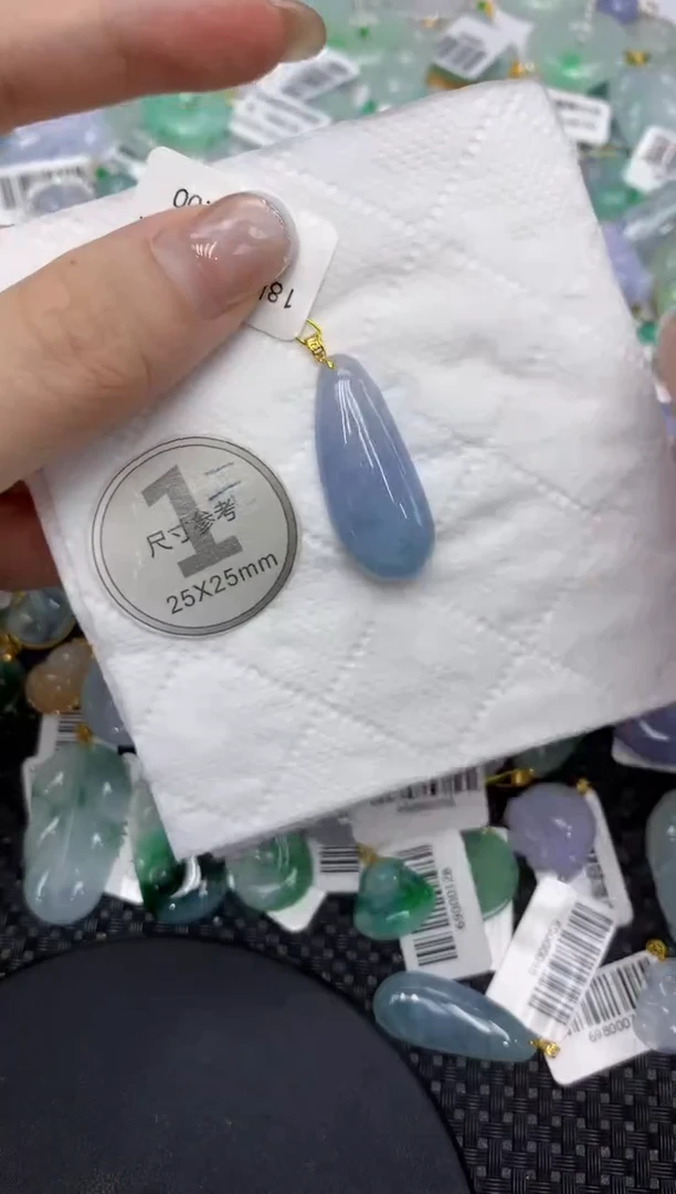 颈饰18K金镶嵌翡翠111111111