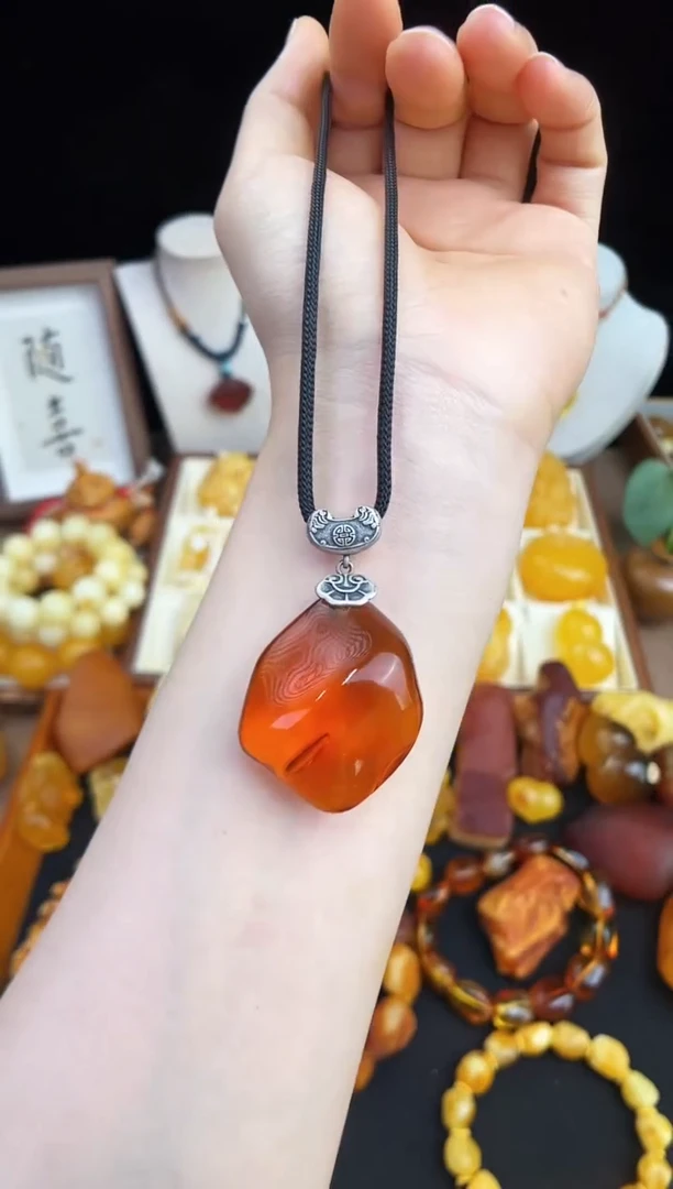 未镶嵌琥珀珠宝奇石柒月
