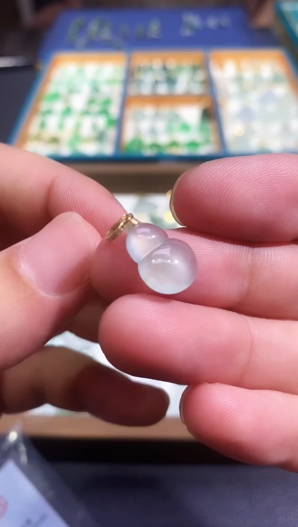 翡翠18K金镶嵌颈饰250610113