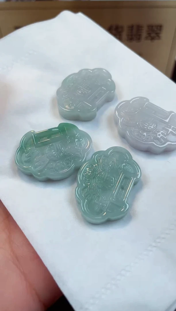 翡翠未镶嵌颈饰天然缅甸翡翠A货 多样性发一