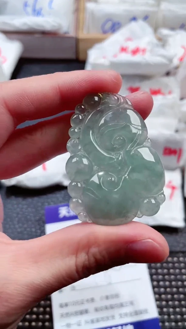 翡翠未镶嵌颈饰00005765