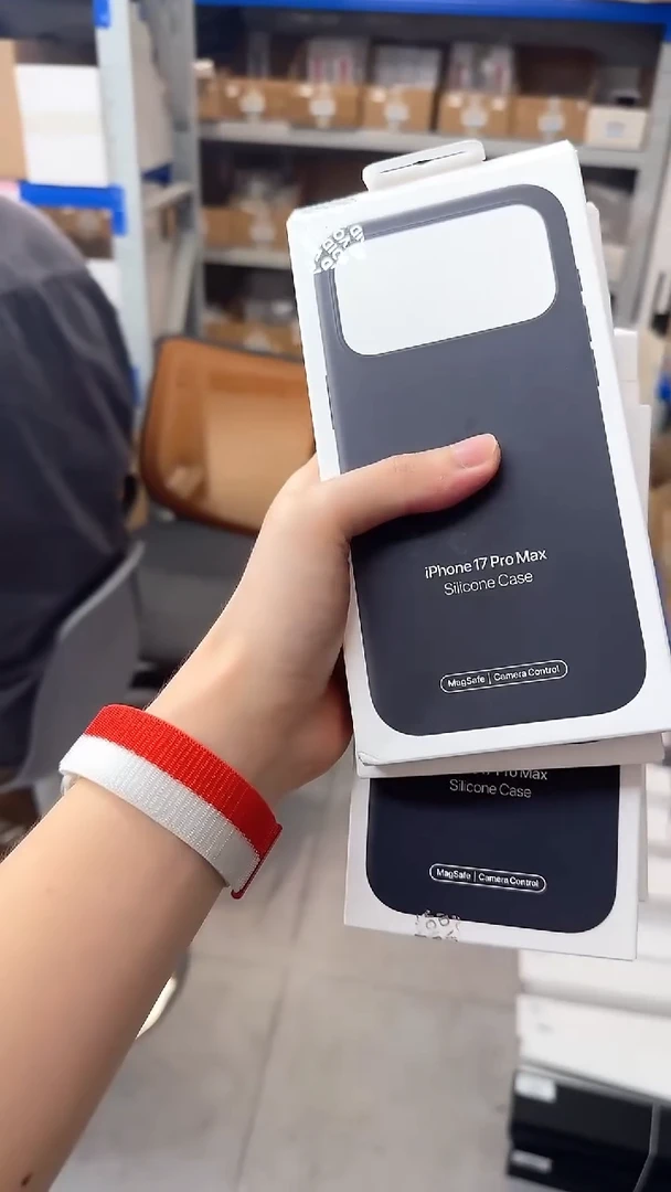 准新品17pm 手机壳 黑色 硅胶 拆封99新