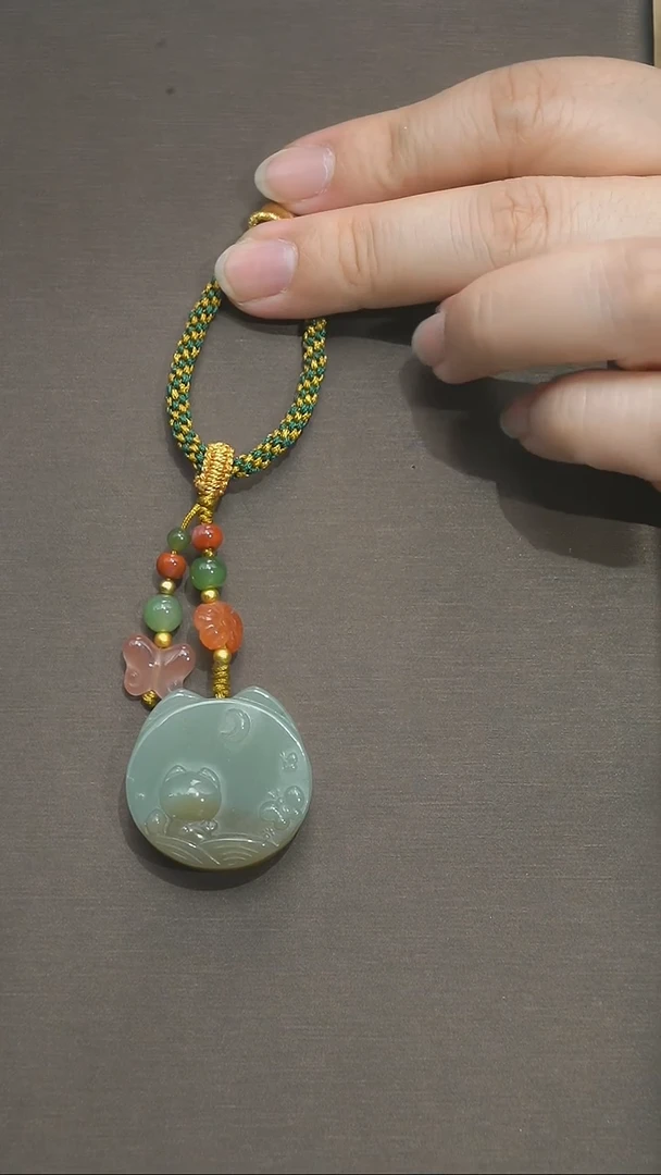 和田玉未镶嵌颈饰猫咪