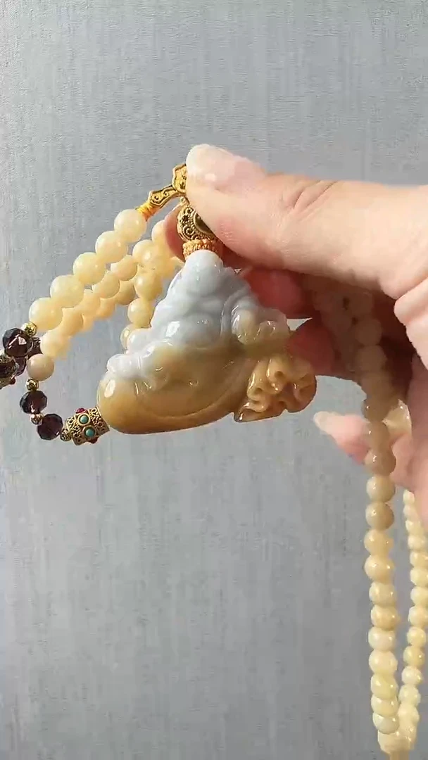 颈饰未镶嵌翡翠佛公