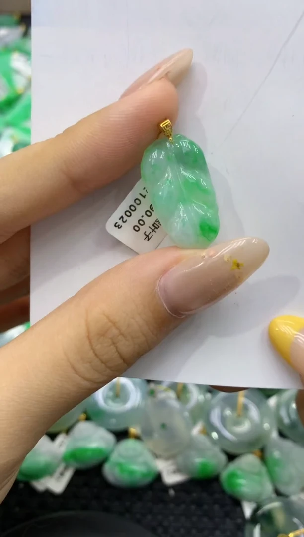 颈饰未镶嵌翡翠天然缅甸翡翠A货