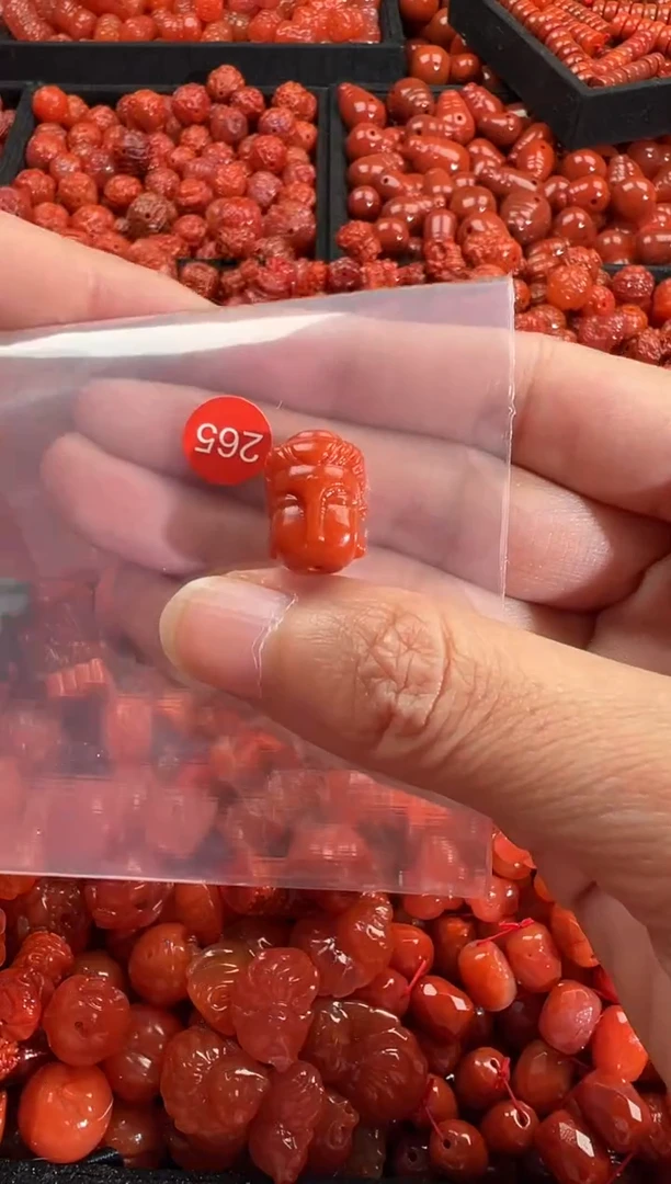 颈饰未镶嵌南红玛瑙1