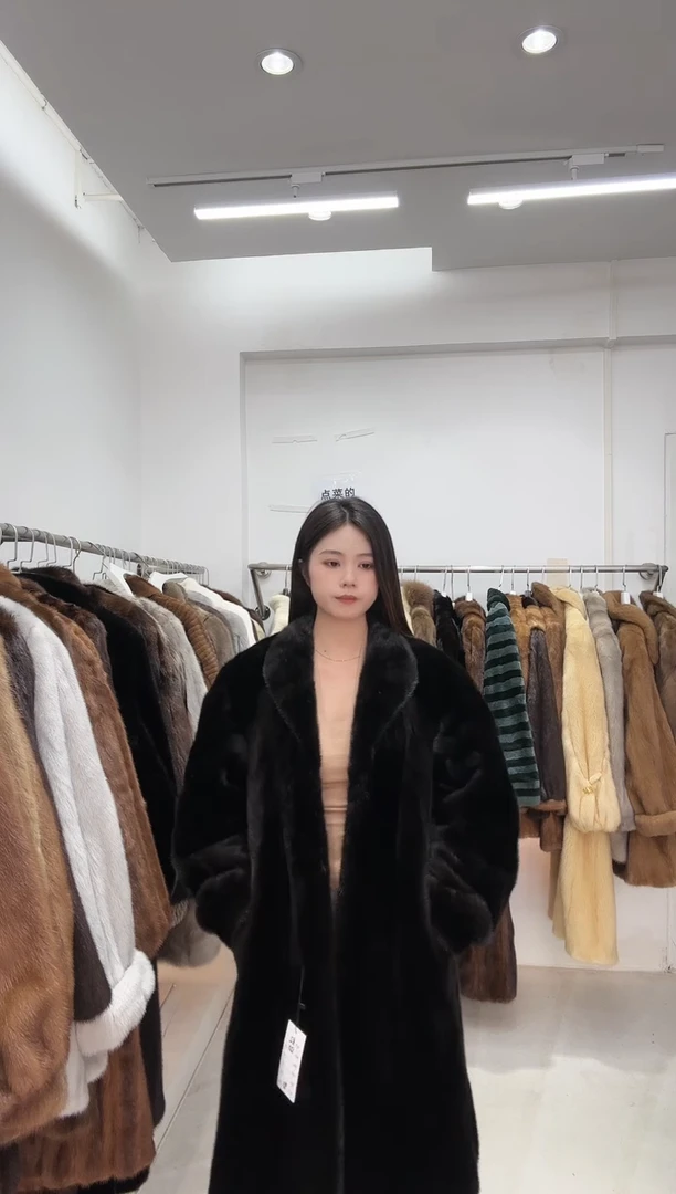 反季买皮草别墅靠大海