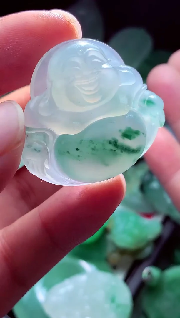 未镶嵌定制翡翠b****?翡翠毛货定制