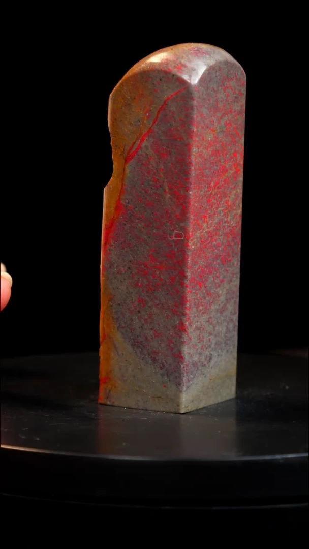 鸡血石梅花鸡血石