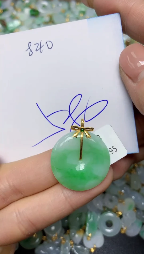 【闪购商品】翡翠挂件18K金镶嵌 天然翡翠A货