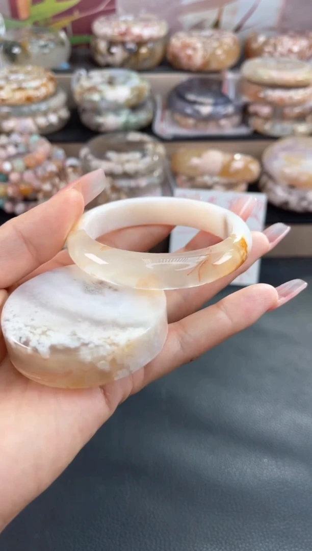 未镶嵌手镯石英质玉56（赠送镯心 不保证完美）