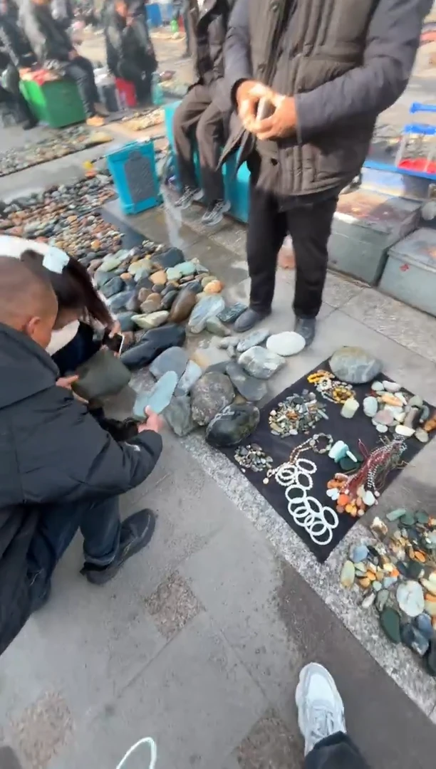 未镶嵌和田玉（糖玉）挂件和田玉