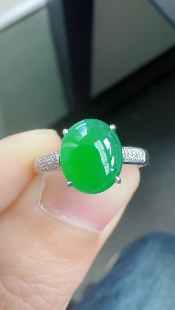 18K金镶嵌戒指翡翠寄售回流，不退不换