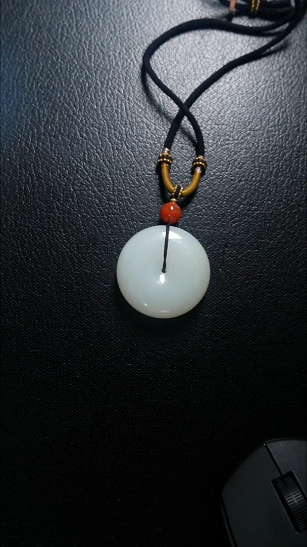 颈饰未镶嵌和田玉平安扣