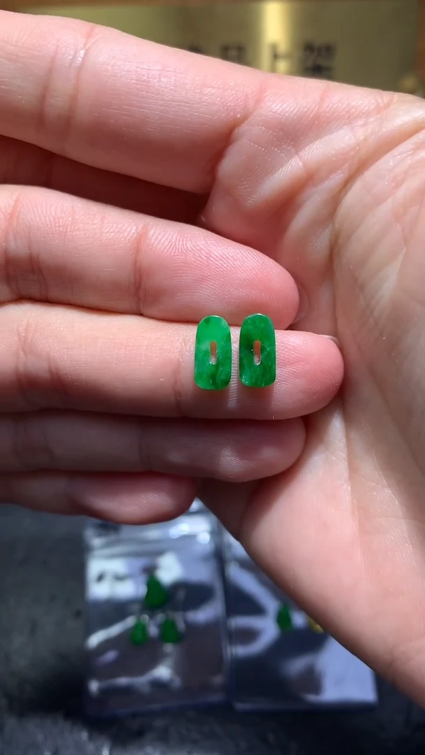 未镶嵌定制翡翠毛货