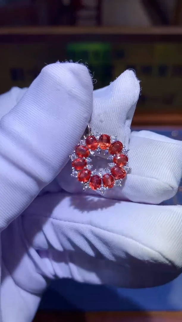 【闪购商品】蓝宝石颈饰银S925镶嵌........