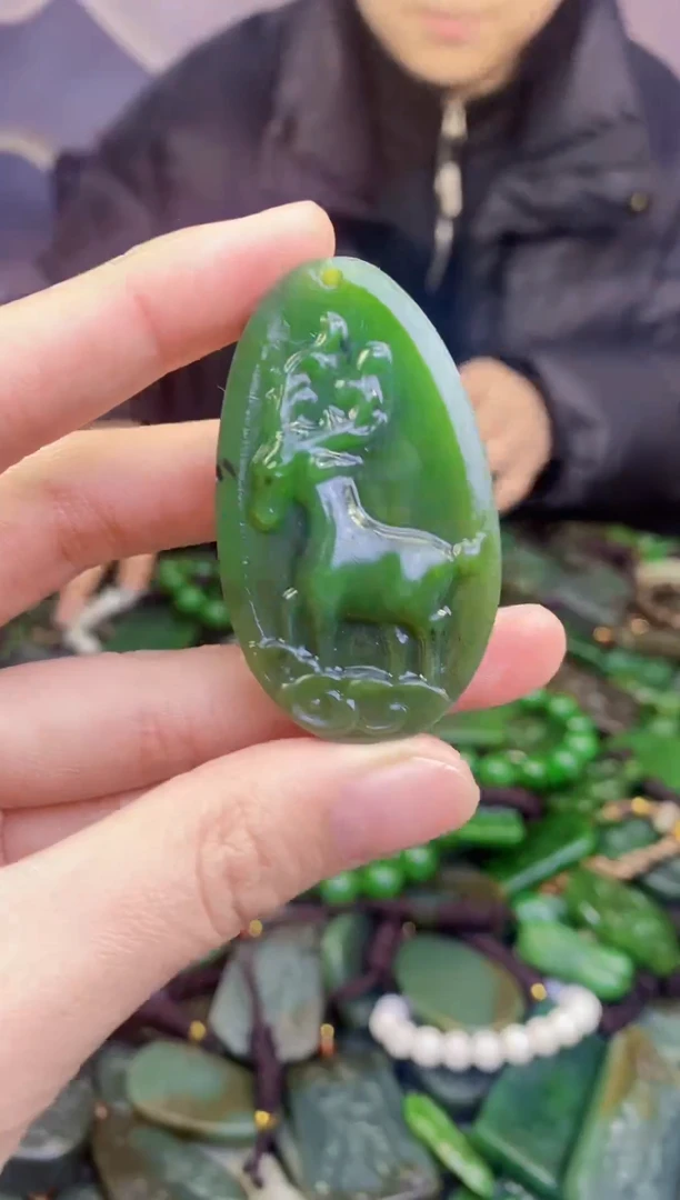 颈饰未镶嵌和田玉1