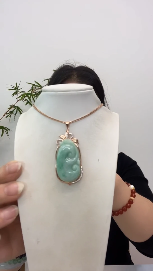 【闪购商品】翡翠吊坠(赠链)银S925镶嵌如意玫瑰边