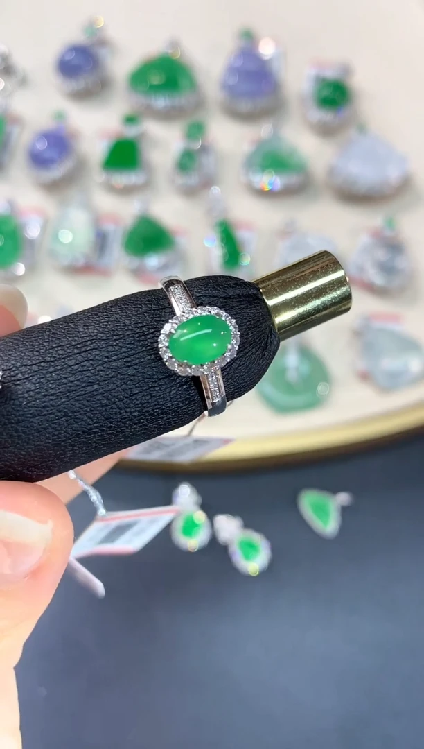 【闪购商品】翡翠戒指18K金镶嵌A260|5500