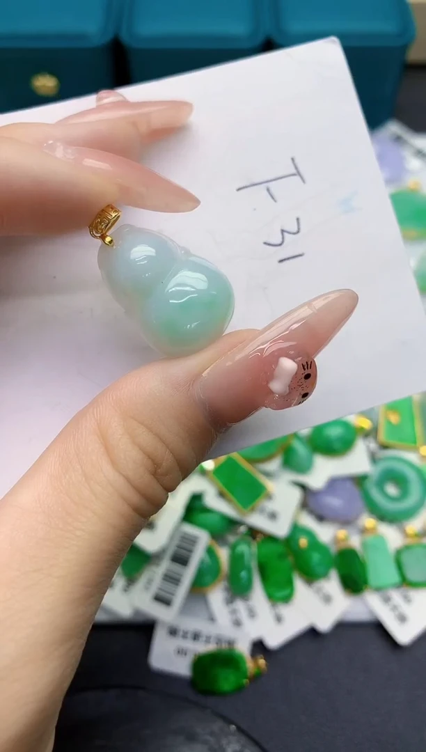 颈饰未镶嵌翡翠缅甸天然翡翠A货