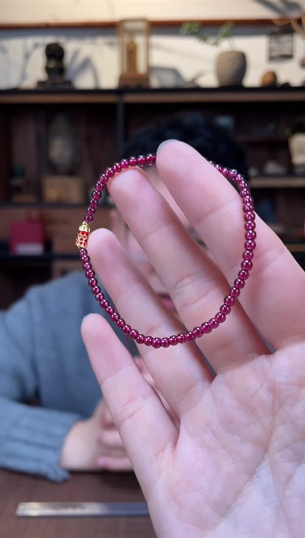 【闪购商品】石榴石手串银S925镶嵌石榴石小手串ZD