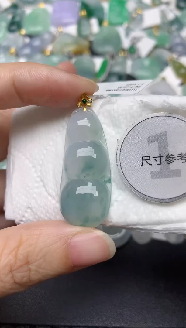 颈饰18K金镶嵌翡翠天然缅甸A货翡翠