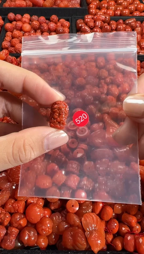 颈饰未镶嵌南红玛瑙1