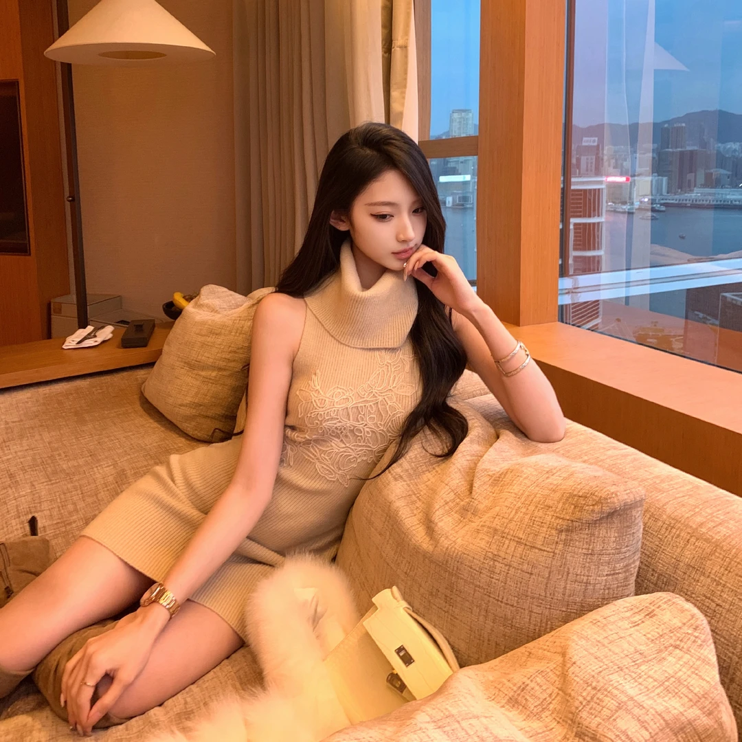 法式高领无袖针织连衣裙女秋冬季纯欲高级感修身显瘦打底包臀短裙