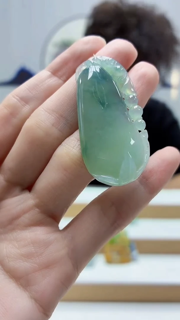 未镶嵌定制翡翠4688zm-毛货挂件139瓜