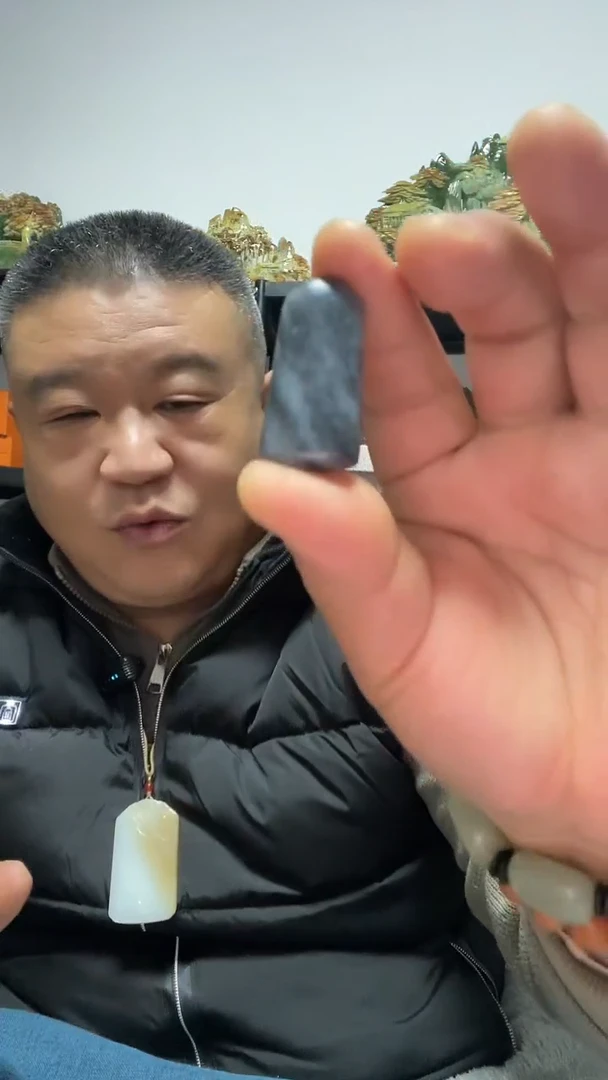 吊坠(赠链)未镶嵌和田玉青花无事牌吊坠