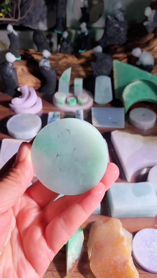 【闪购商品】翡翠吊坠(不含链)未镶嵌B4