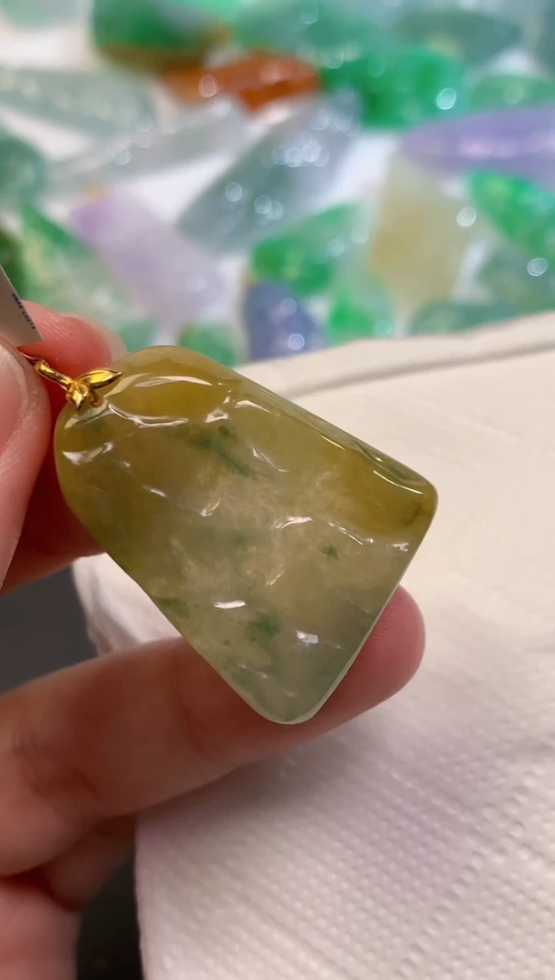 颈饰未镶嵌翡翠