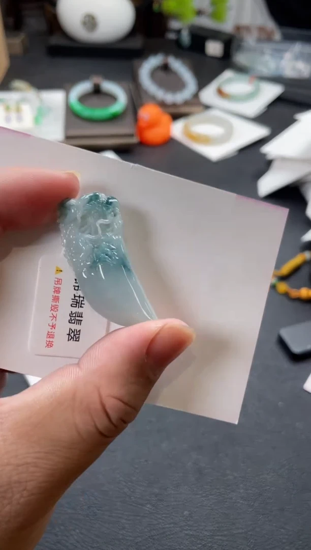 【闪购商品】翡翠颈饰未镶嵌吊坠