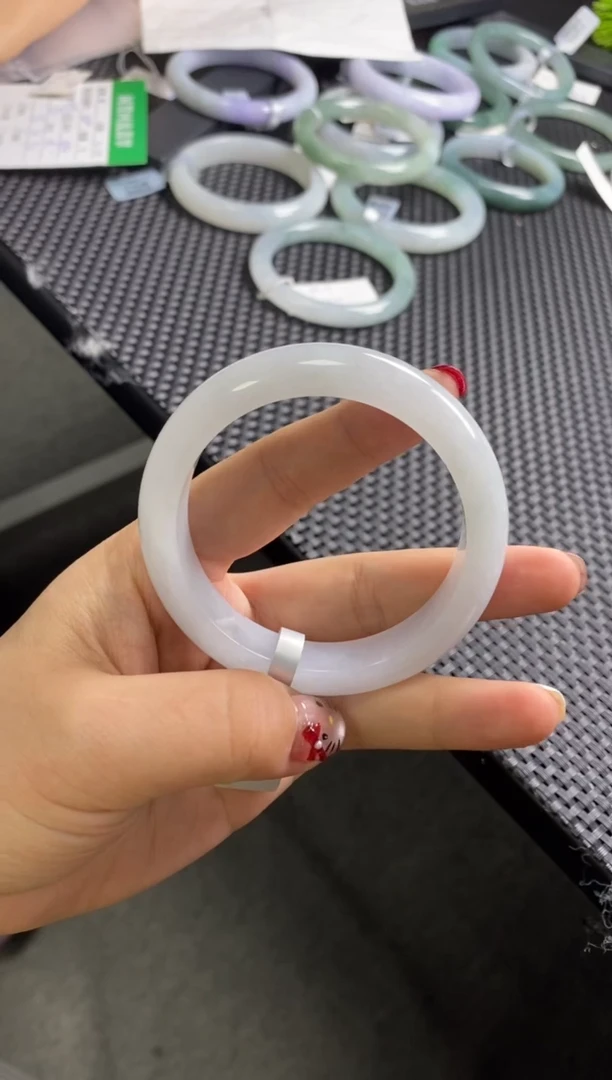 【闪购商品】翡翠手镯未镶嵌手镯