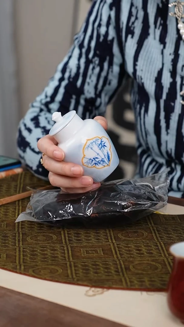 【闪购商品】窗竹小茶罐+足火YGY20克+布包