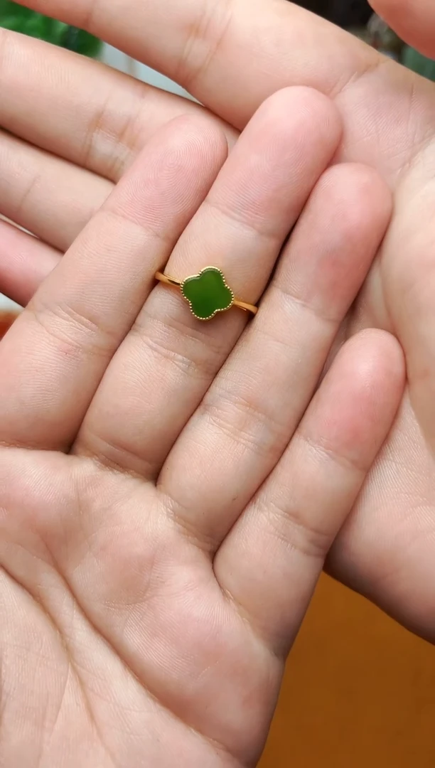【闪购商品】和田玉戒指银S925镶嵌四叶草