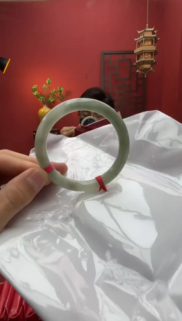 未镶嵌手镯（圆镯）翡翠翡翠手镯1