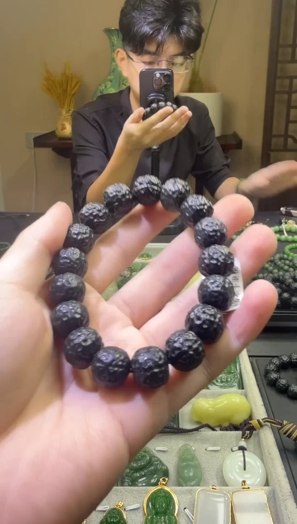 未镶嵌手串和田玉3