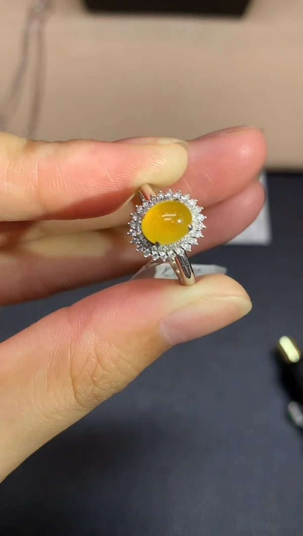 18K金镶嵌戒指翡翠蛋面【无服务费