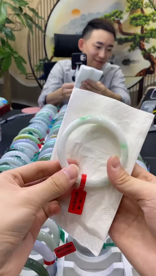 未镶嵌手镯翡翠7382