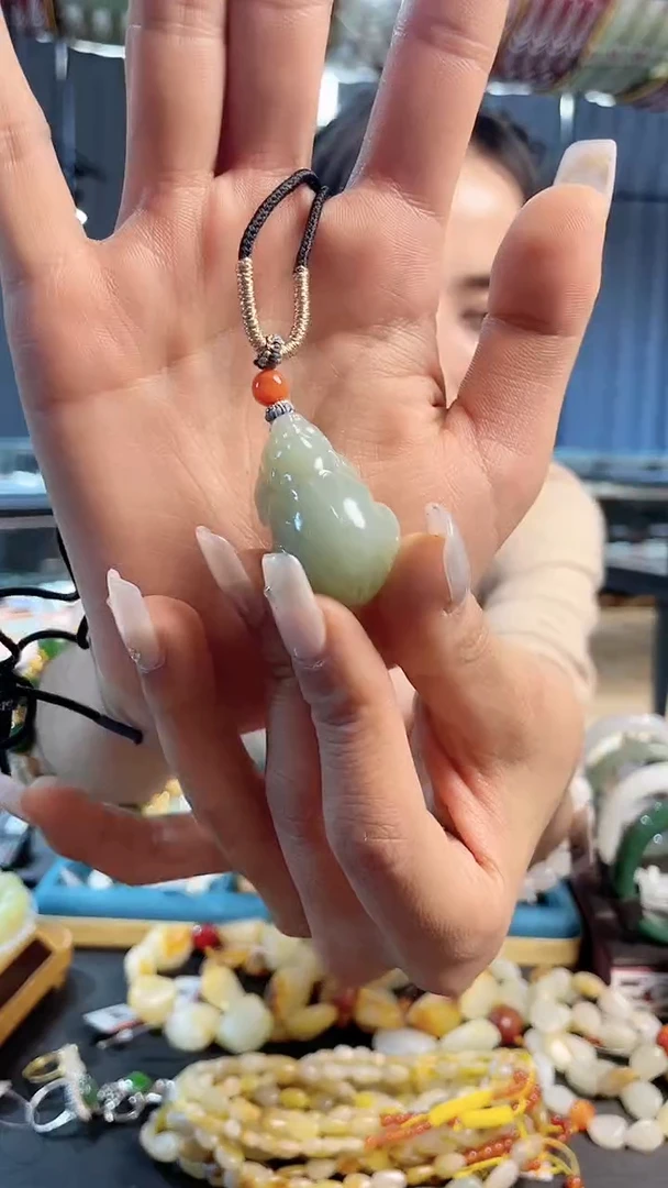 吊坠(不含链)未镶嵌和田玉和田玉貔貅吊坠
