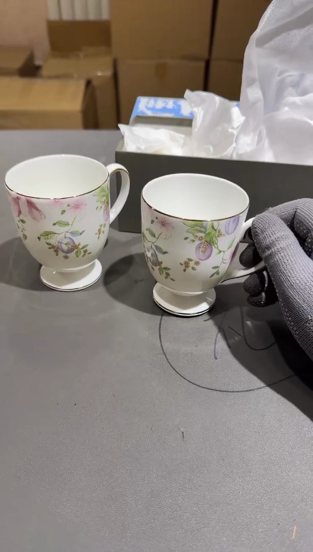 【闪购商品】杯小四孤品收藏中古品