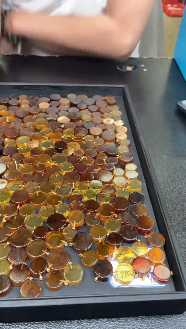 未镶嵌颈饰琥珀-29HDJT0162325多样性发其一