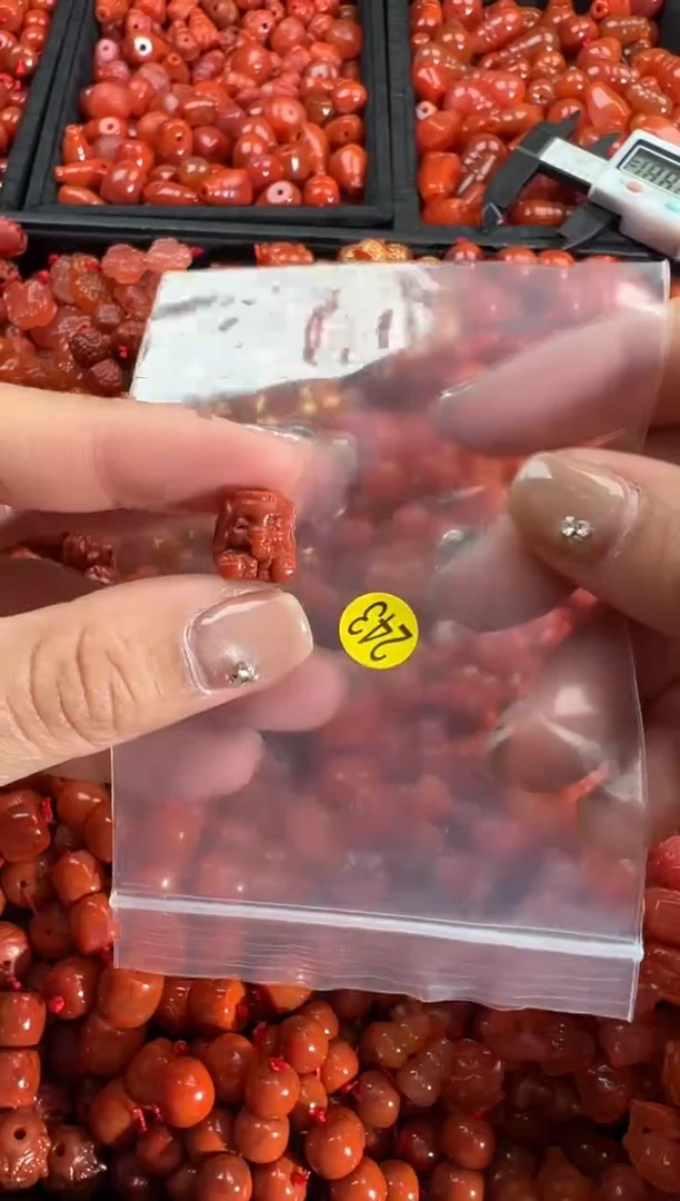 【闪购商品】南红玛瑙颈饰未镶嵌1