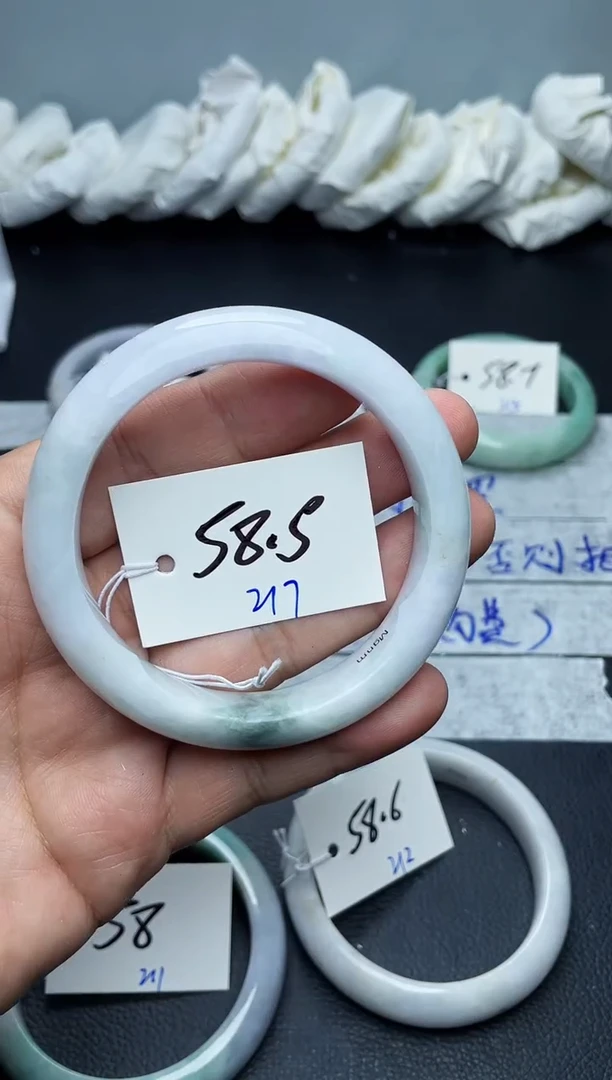 未镶嵌手镯翡翠217