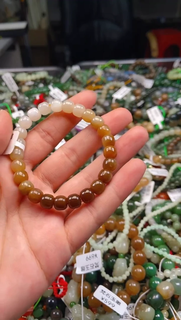 和田玉未镶嵌颈饰1