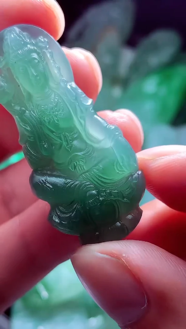 未镶嵌定制翡翠标*?翡翠毛货定制